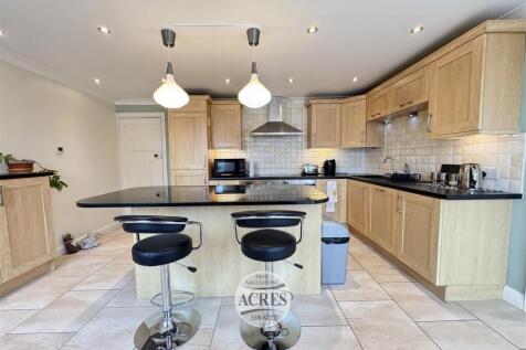 IMG_0933 (Large).jpg