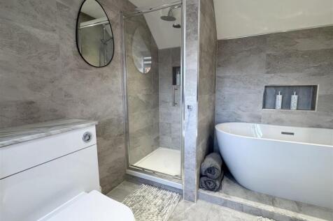 Comp. Bathroom