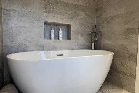 Comp. Bathroom
