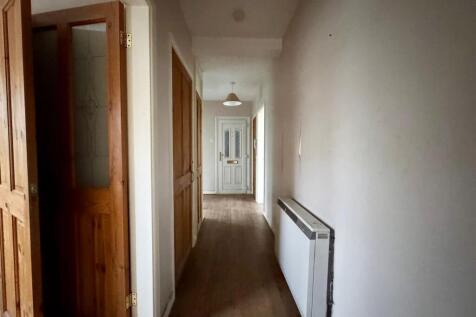 Hall way 1.jpg