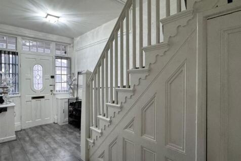 Hall way.jpg