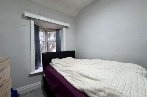 Bedroom 3.jpg