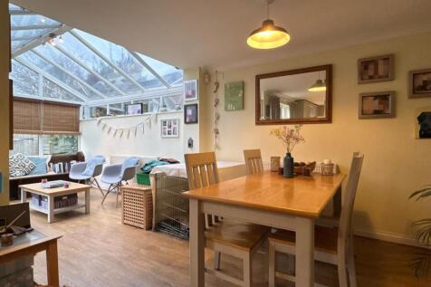 Dining area 2-fotor-20250220141330.jpg