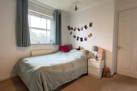 Bedroom 2 2.jpg
