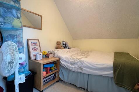 Bedroom 4.jpg