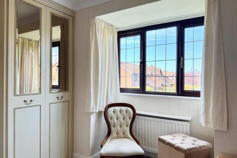 Master bedroom 3.jpg