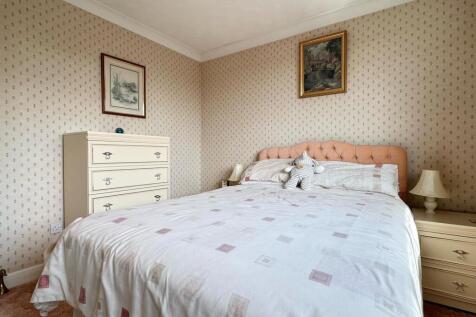 Bedroom (2).jpg