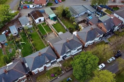 Plot with garage