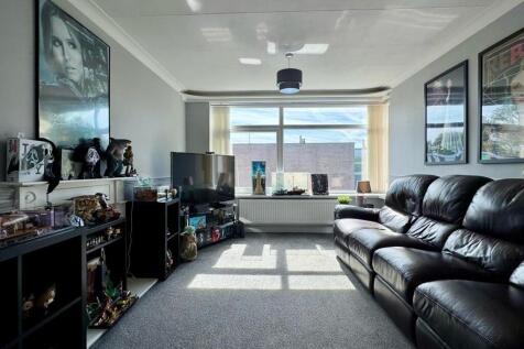 Lounge 1.jpg