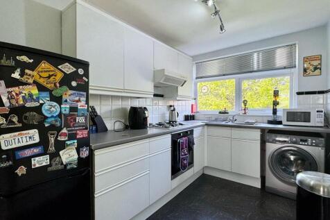 Kitchen 1.jpg