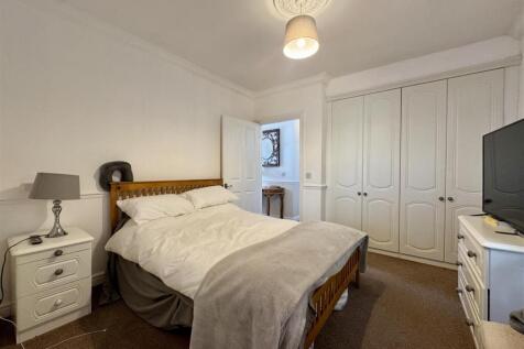 Bedroom 4 (2).jpeg