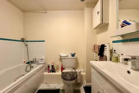 Bathroom.jpg