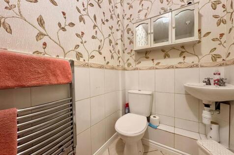 Downstairs shower room (1).jpg