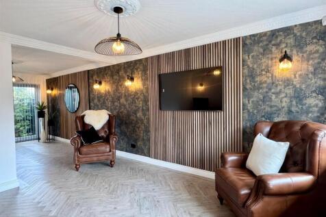 Lounge (1).jpg