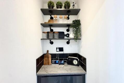 Cupboard kitchen (1).jpg