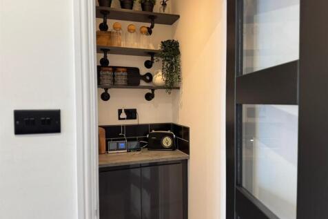 Cupboard kitchen (2).jpg