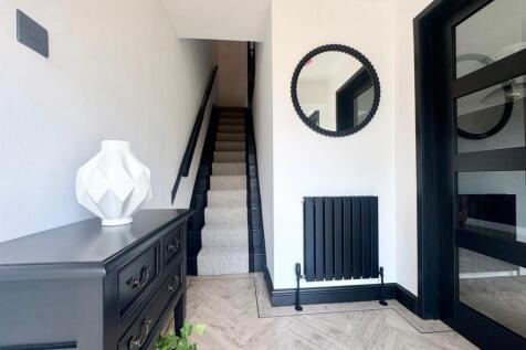 Entrance hall.jpg