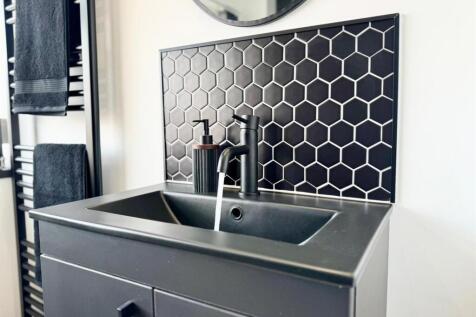 Shower room (4).jpg