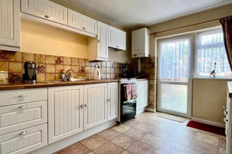 Kitchen (1).jpg