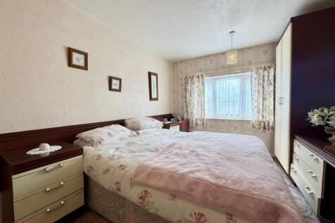 Bed 1 (2).jpg