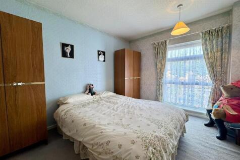 Bed 3.jpg