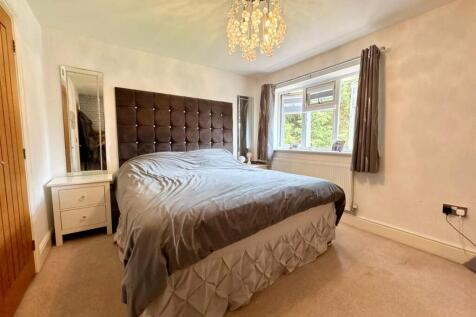 Master bedroom (1).jpg