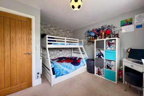 Bedroom 2 (2).jpg