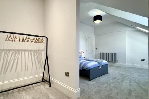 Bedroom 2 (2).jpeg