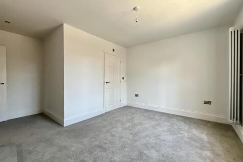 Bedroom 2 (1).jpeg