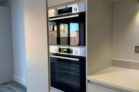 Kitchen oven.jpg