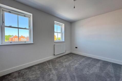 Bedroom 4.jpg