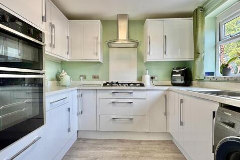 Kitchen (1).jpg