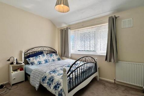 Bedroom 2 (1).jpg