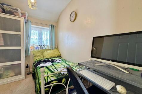 Bedroom 3 (1).jpg