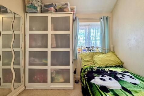 Bedroom 3 (2).jpg