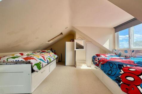 Loft room (1).jpg