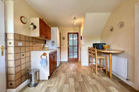 Kitchen (2).jpg