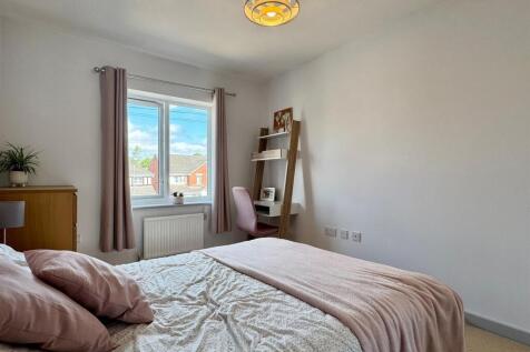 Bedroom 2 (2).jpg