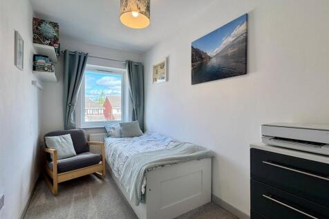 Bedroom 3 (2).jpg