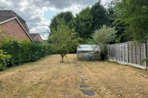 Rear Garden 11.jpg