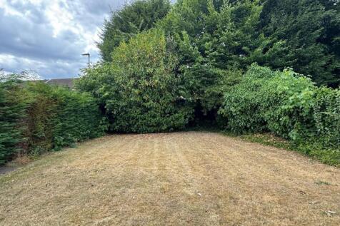 Rear Garden 8.jpg