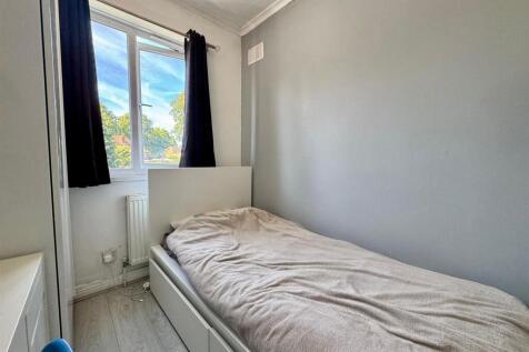 Bedroom 3 (2).jpg
