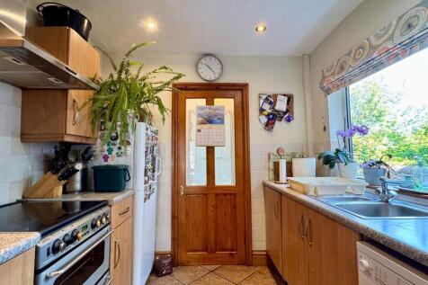 Kitchen (1).jpg