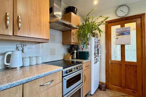 Kitchen (3).jpg