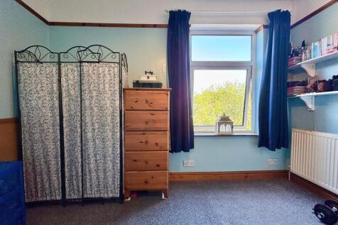 Bedroom 3 (2).jpg