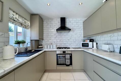Kitchen (1).jpg