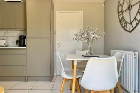 Kitchen (3).jpg