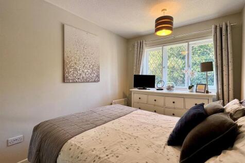 Bedroom 1 (1).jpg