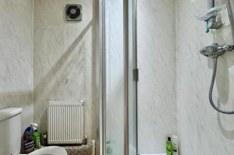 Shower room.jpg