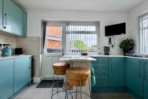 Kitchen (3).jpg